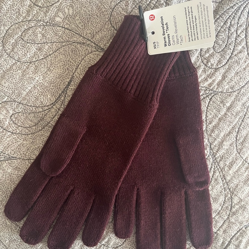 NWT Lululemon Warm Revelation Smart Tech Gloves - Picture 2 of 4